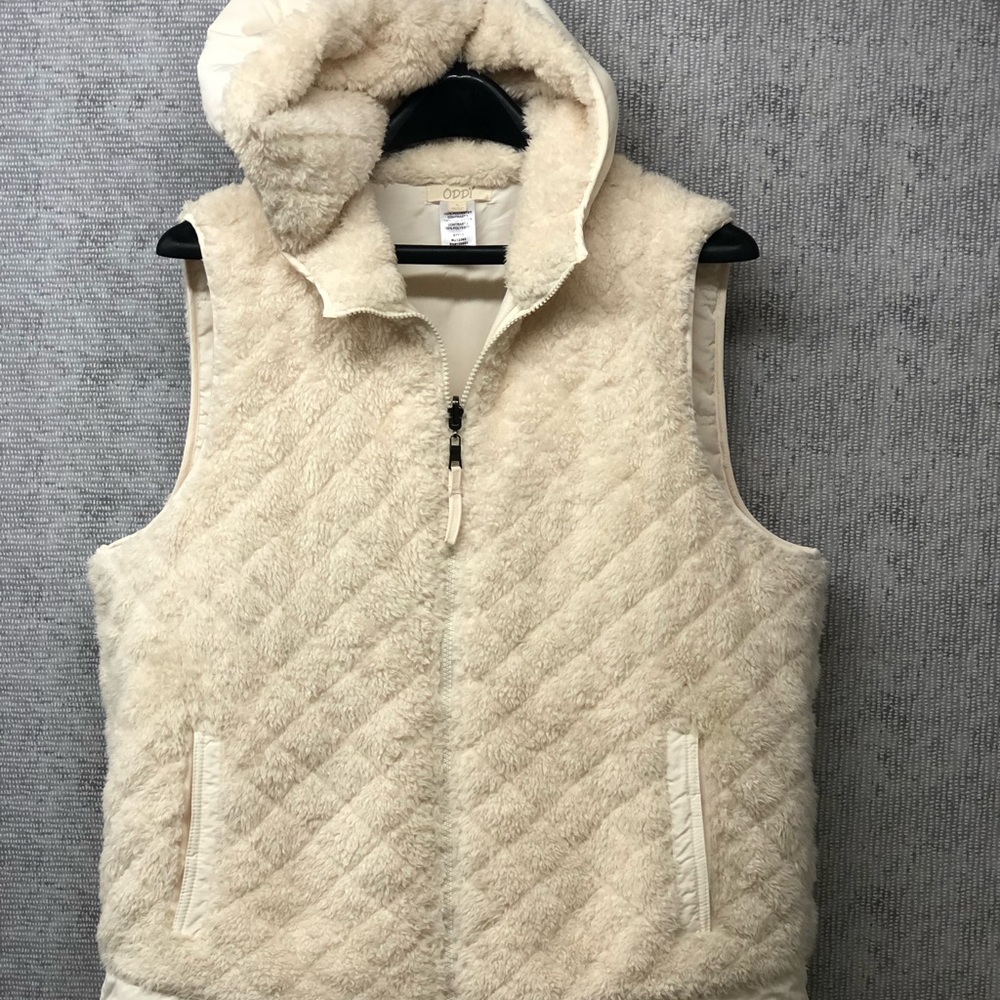 Soft Reversible Vest - Picture 4 of 16